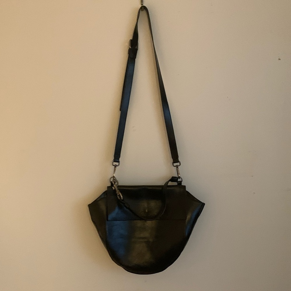 Lia Numa leather purse